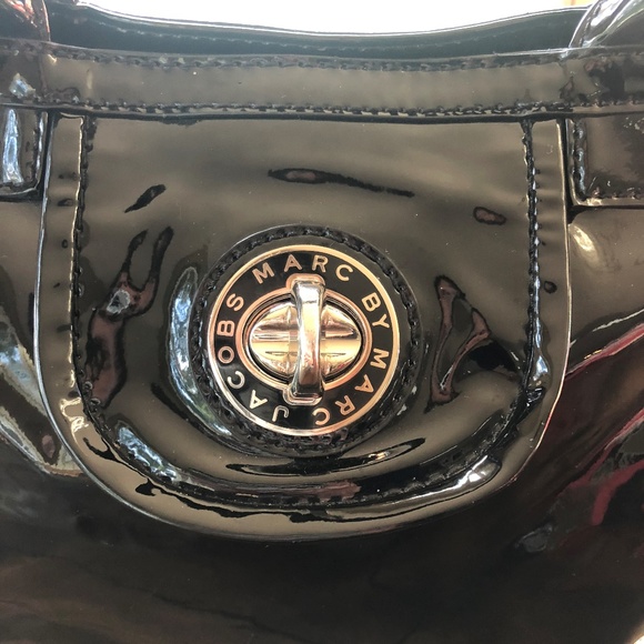 Marc Jacobs Black Patent 100% Cow Leather Tote - Picture 2 of 8